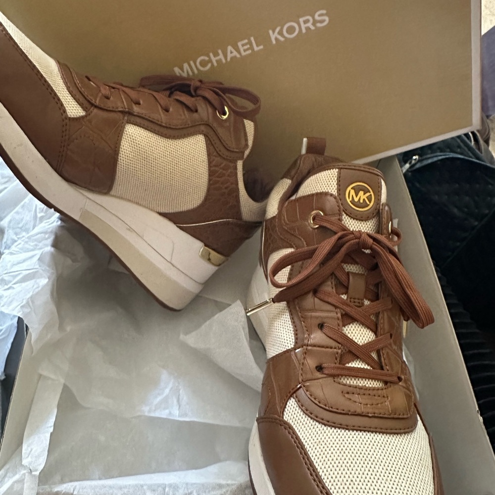 Michael Kors Tan and Cream Crista Trainer Athletic Shoes. Size 11